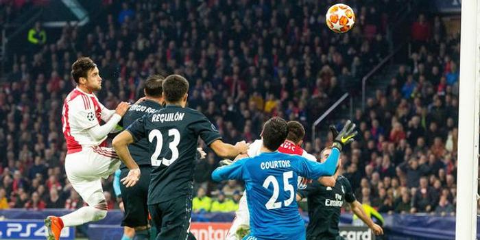  里尔vs巴黎焦点战，VAR介入改判引争议  