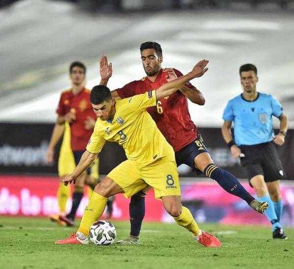  阿森纳小将恩瓦内里破门，成队史最年轻进球者  