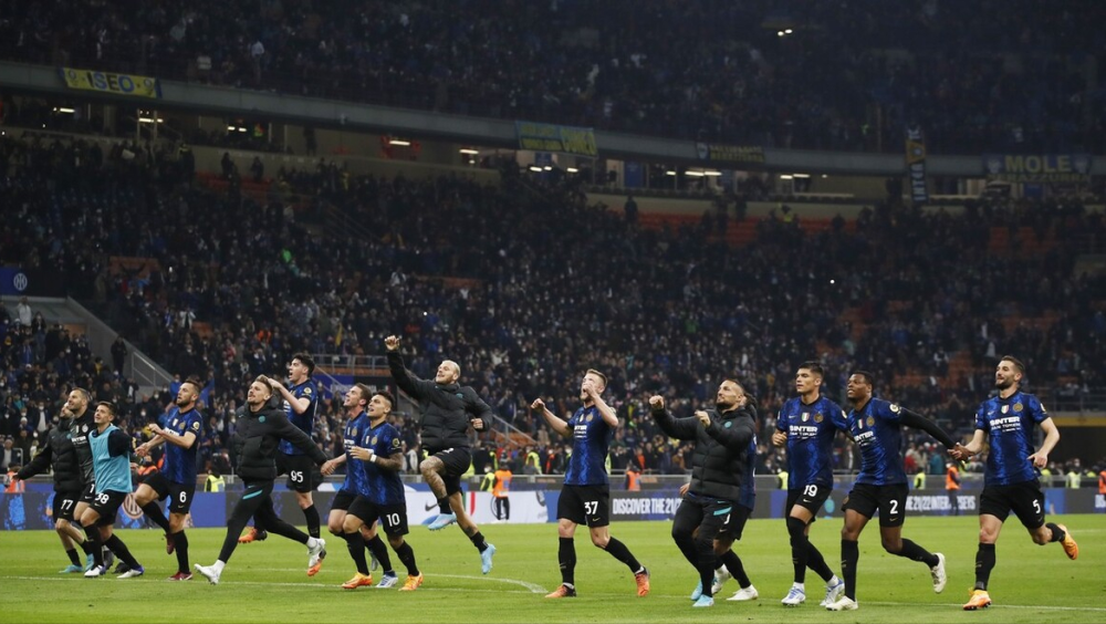  朗斯逆袭登顶改写联赛格局