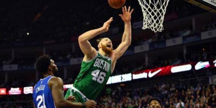  塔图姆绝杀三分绿军逆转76人  