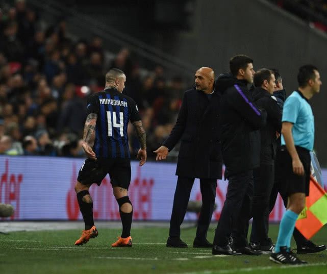  米兰双雄隔空较劲，国米胜拉齐奥紧追同城对手