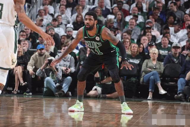  字母哥暴扣统治内线雄鹿大胜凯尔特人